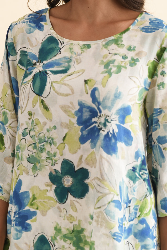 Hepburn Green Floral Linen Blend Top,Brunette model,alt text|model:Brontie