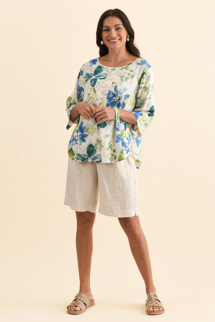 Hepburn Green Floral Linen Blend Top,Brunette model,alt text|model:Brontie