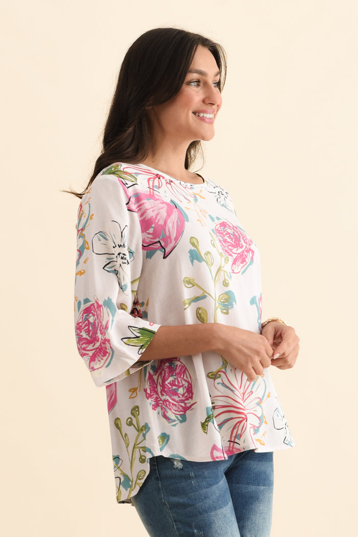 Hepburn White Blossom Linen Blend Top,Brunette model,alt text|model:Brontie