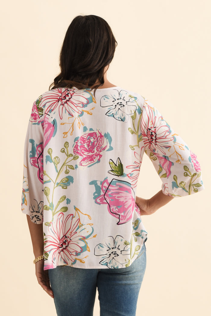 Hepburn White Blossom Linen Blend Top,Brunette model,alt text|model:Brontie