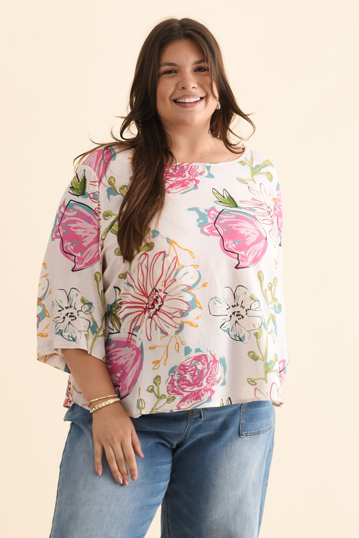 Hepburn White Blossom Linen Blend Top,Brunette model,plus-size,curve-tops,plus-size-sleeved-tops,plus-size-linen-tops,alt text|model:Gabby