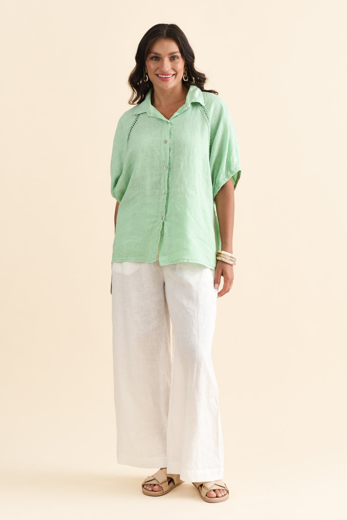 Huntley Aqua Linen Collared Shirt,Brunette model,alt text|model:Brontie