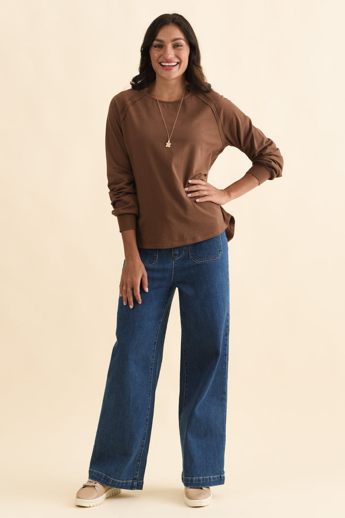 Indie Chocolate Cotton Long Sleeve Tee,Brunette model,alt text|model:Brontie