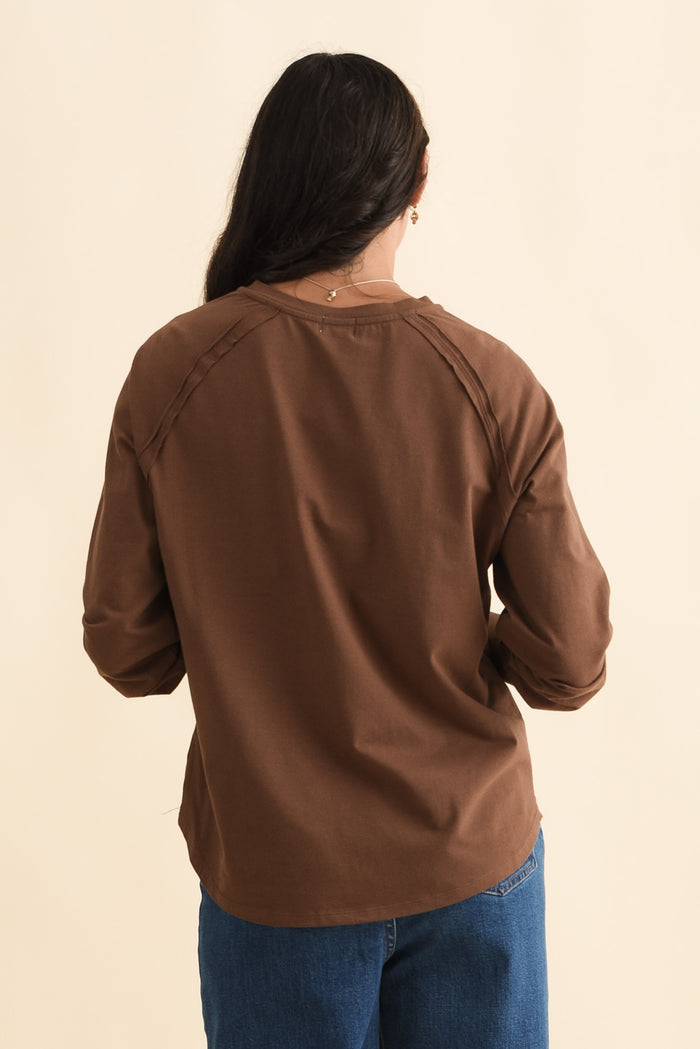 Indie Chocolate Cotton Long Sleeve Tee,Brunette model,alt text|model:Brontie