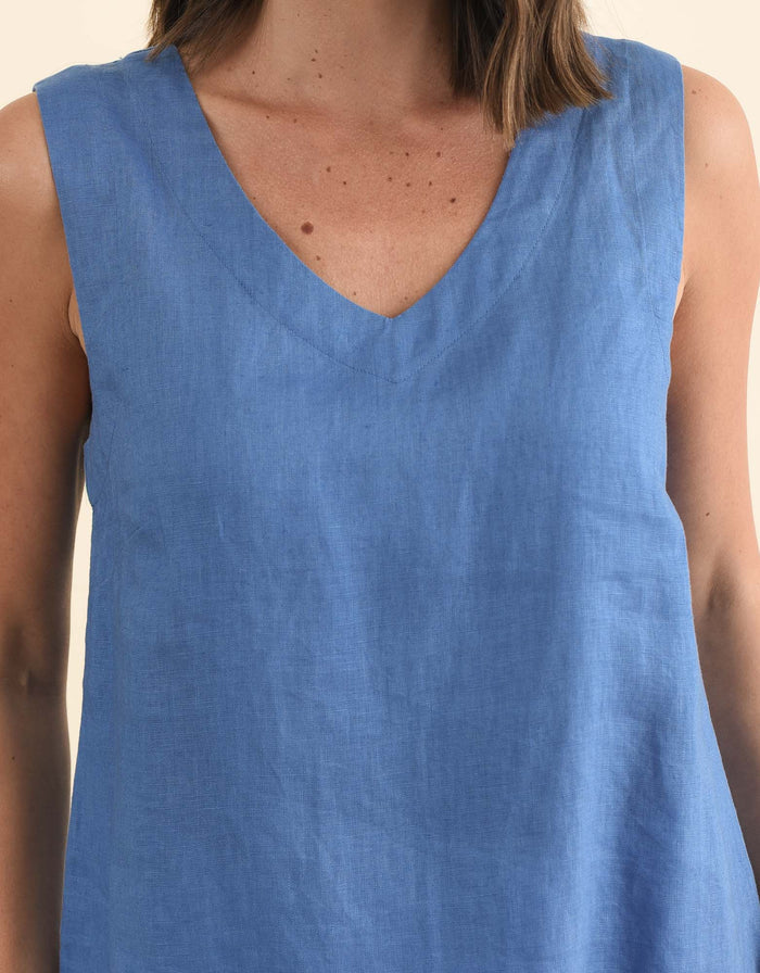 Inez Blue Linen Tank,Brunette model,alt text|model:MJ