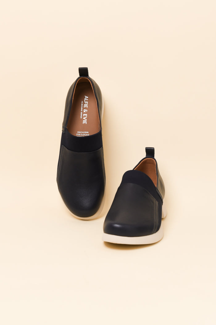 Jamaica Navy Leather Loafer