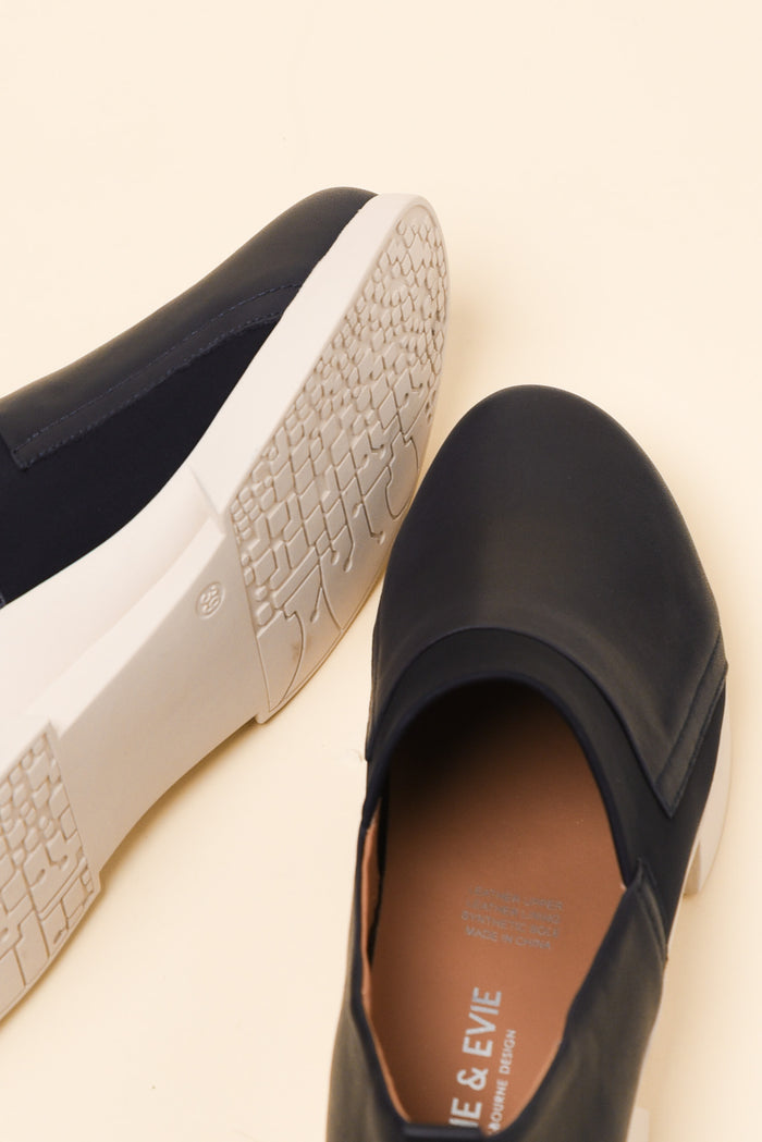 Jamaica Navy Leather Loafer