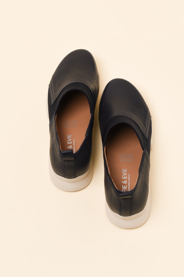 Jamaica Navy Leather Loafer