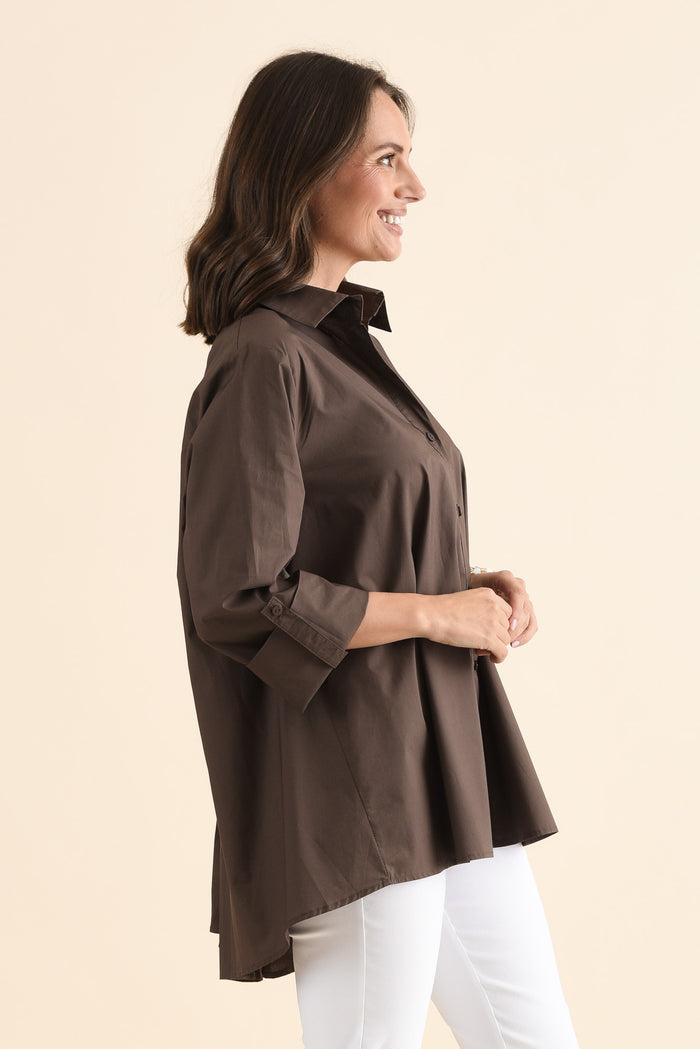 Jeanie Chocolate Cotton Pleated Shirt,Side,Brunette model,alt text|model:MJ