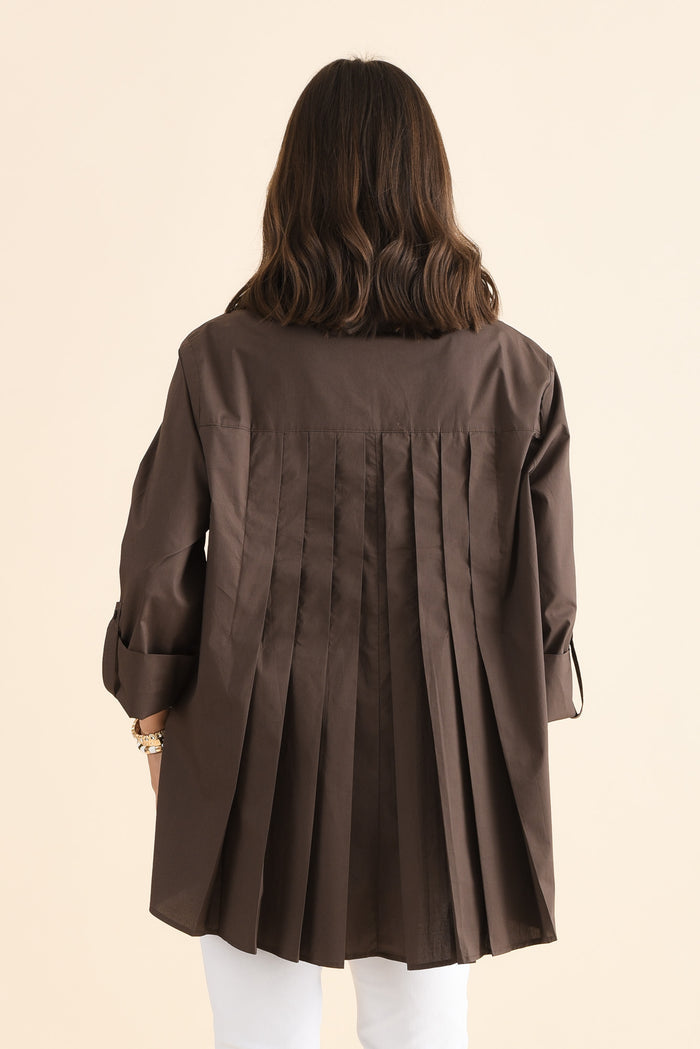Jeanie Chocolate Cotton Pleated Shirt,Back,Brunette model,alt text|model:MJ