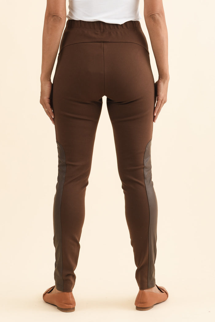 Jesse Chocolate Trim Stretch Leggings,Brunette model,alt text|model:Cara