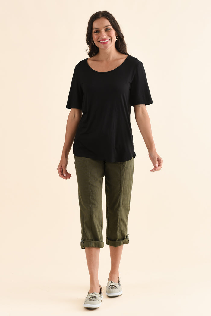 Josephine Black Scoop Neck Tee,Full Body,Brunette model,alt text|model:Brontie