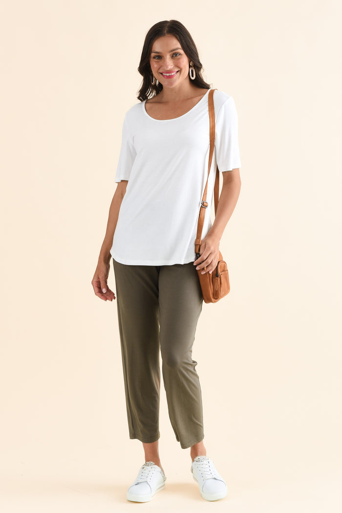 Josephine White Scoop Neck Tee,Full Body,Brunette model,alt text|model:Brontie