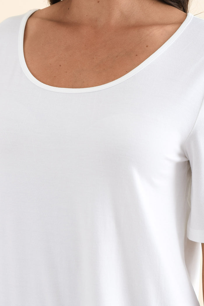 Josephine White Scoop Neck Tee,Detail,Brunette model,alt text|model:Brontie
