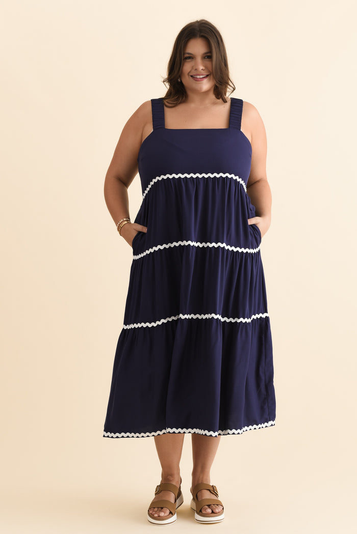 Josie Navy Contrast Tier Dress,Brunette model,plus-size,curve-dresses,plus-size-sleevless-dresses,plus-size-midi-dresses,plus-size-sleeveless-tops,plus-size-summer-dresses,alt text|model:Gabby