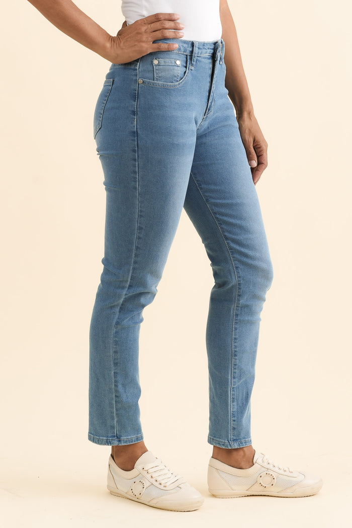 Kairi Blue Cotton Jeans,Brunette model,alt text|model:Cara
