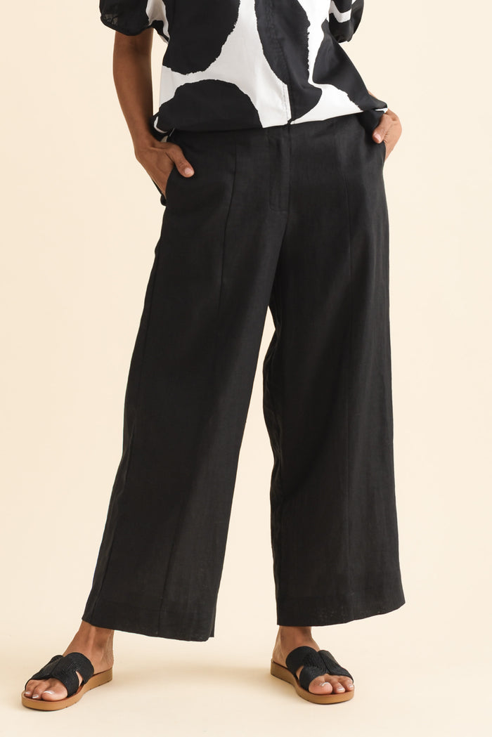 Keegan Black Linen Pocket Pants,Brunette model,alt text|model:Cara