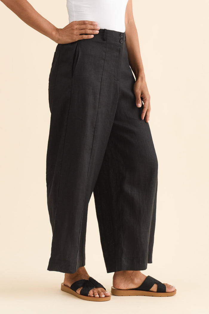 Keegan Black Linen Pocket Pants,Brunette model,alt text|model:Cara