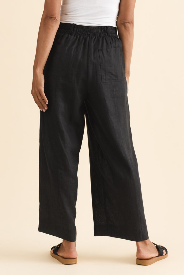 Keegan Black Linen Pocket Pants,Brunette model,alt text|model:Cara