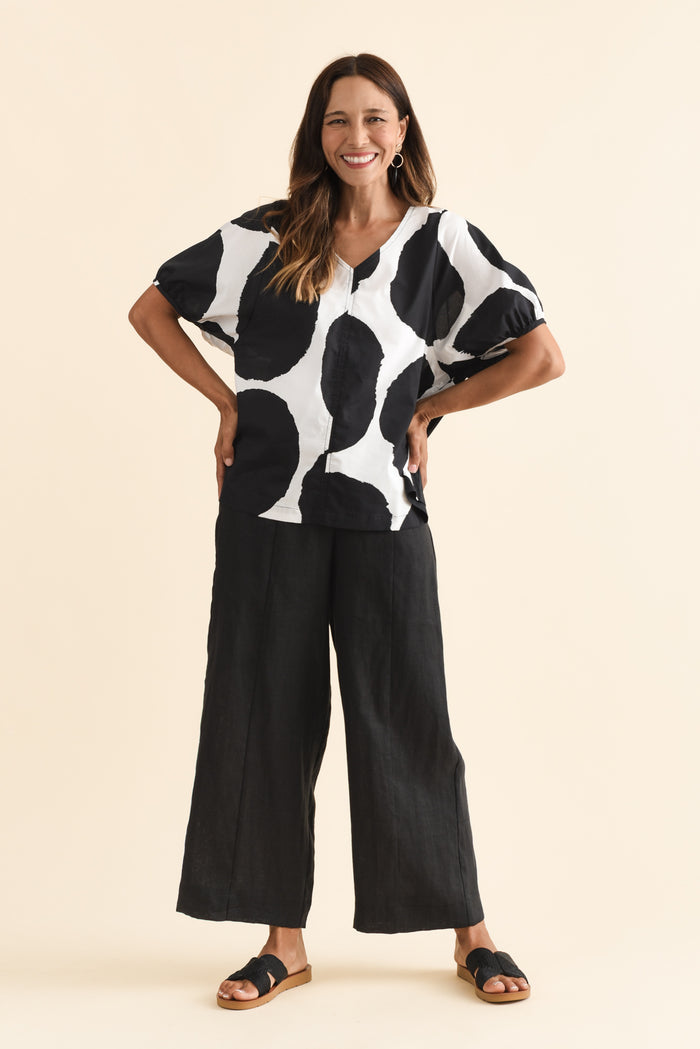Keegan Black Linen Pocket Pants,Brunette model,alt text|model:Cara