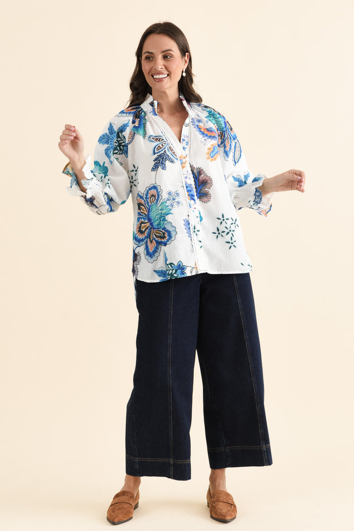 Kelis Blue Garden Linen Blend Shirt,brunette model,Full Outfit,alt text|model:MJ