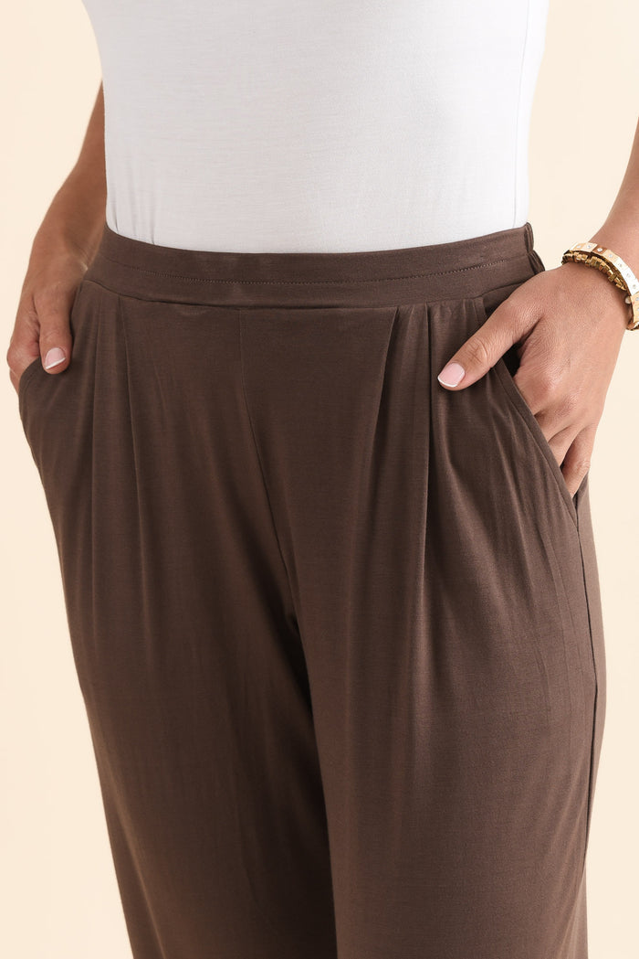 Kennedy Chocolate Stretch Pocket Pants,Detail,Brunette model,alt text|model:Brontie
