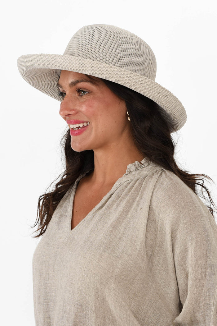 Kit Stone Cancer Council Hat,Brunette model,alt text|model:Brontie