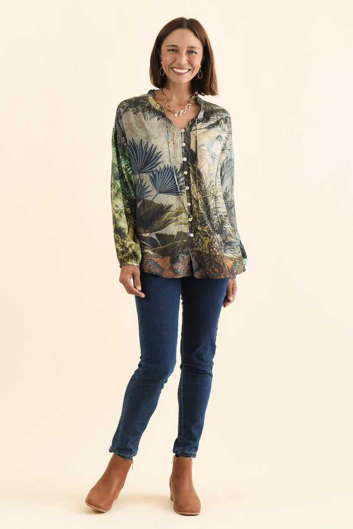 Laria Green Tropical Button Top,Brunette model,alt text|model:Cara