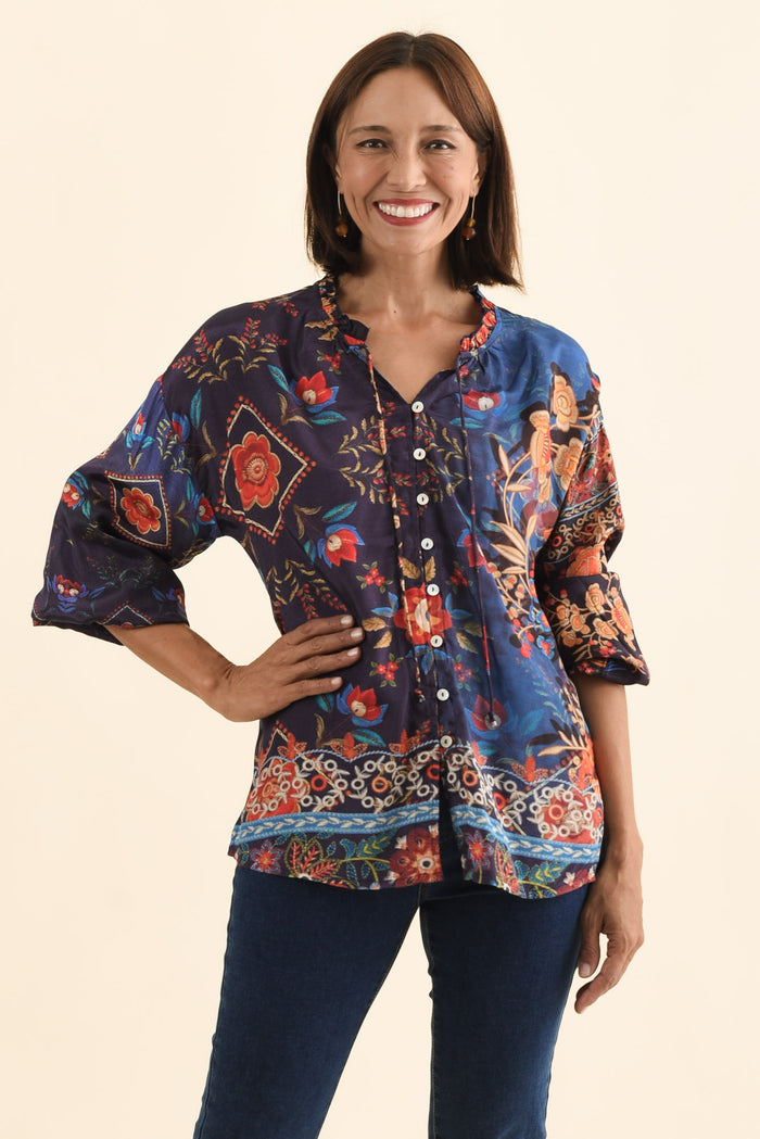 Laria Navy Botanical Button Top,Brunette model,alt text|model:Cara