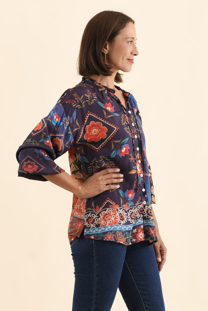 Laria Navy Botanical Button Top,Brunette model,alt text|model:Cara