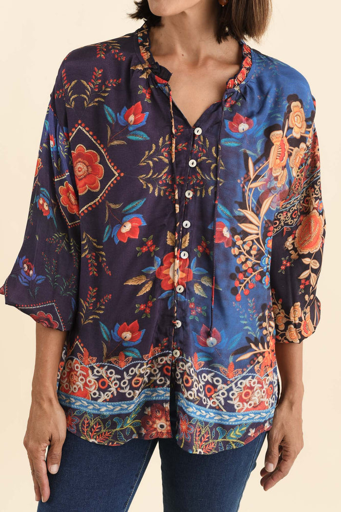 Laria Navy Botanical Button Top,Brunette model,alt text|model:Cara