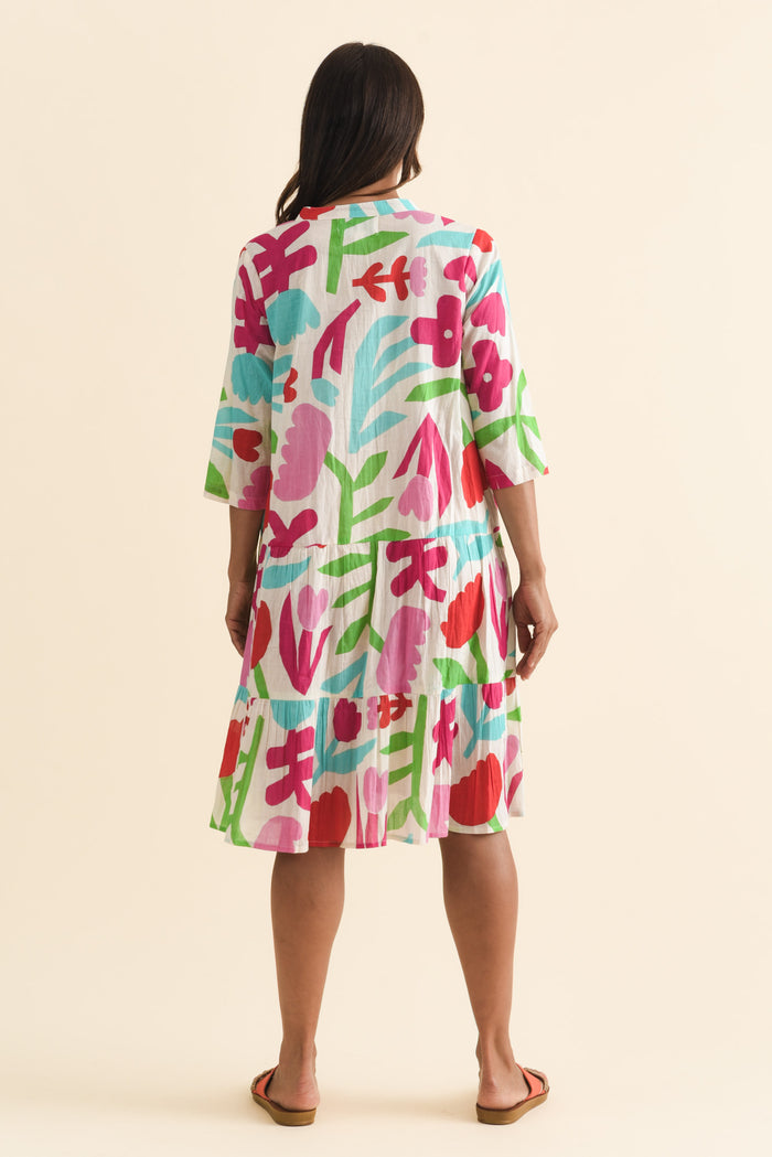 Larissa White Flower Cotton Pleated Dress,Brunette model,alt text|model:Cara