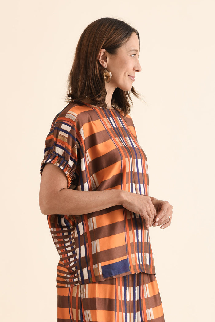 Lattice Orange Check Top,Side,Brunette model,alt text|model:Cara