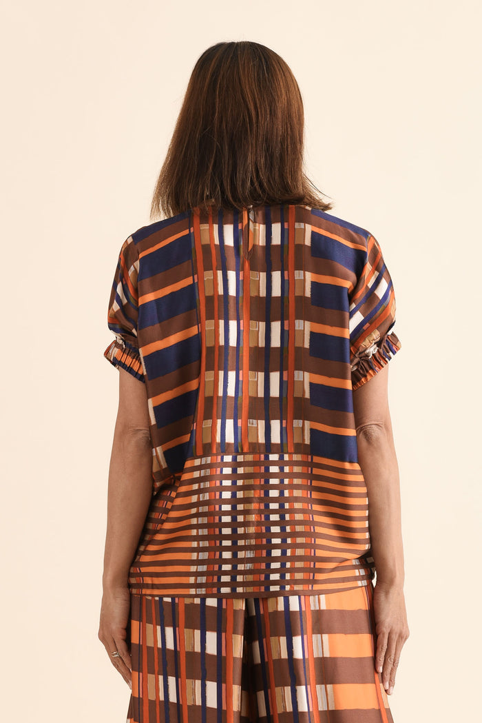 Lattice Orange Check Top,Back,Brunette model,alt text|model:Cara