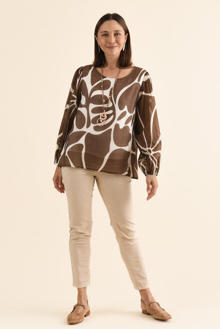 Lenah Mocha Abstract Sleeved Top,Full Body,Brunette model,alt text|model:Cara