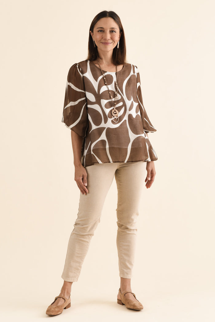 Lenah Mocha Abstract Sleeved Top,Full Body,Brunette model,alt text|model:Cara