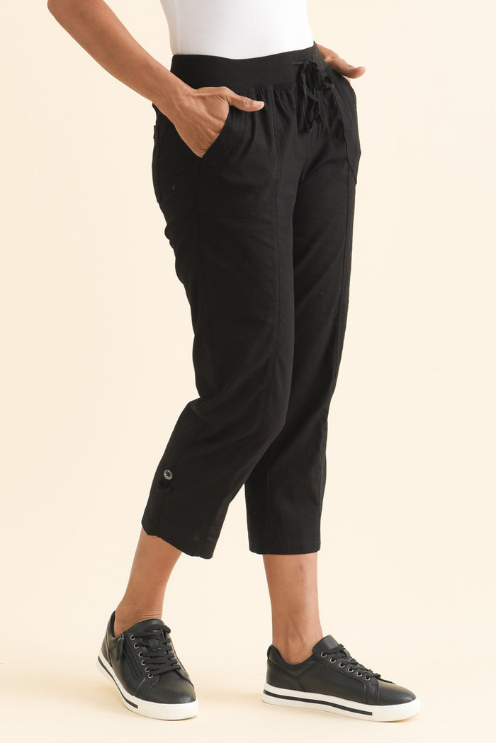 Lindsay Black 7/8 Cargo Pants,Brunette model,alt text|model:Cara
