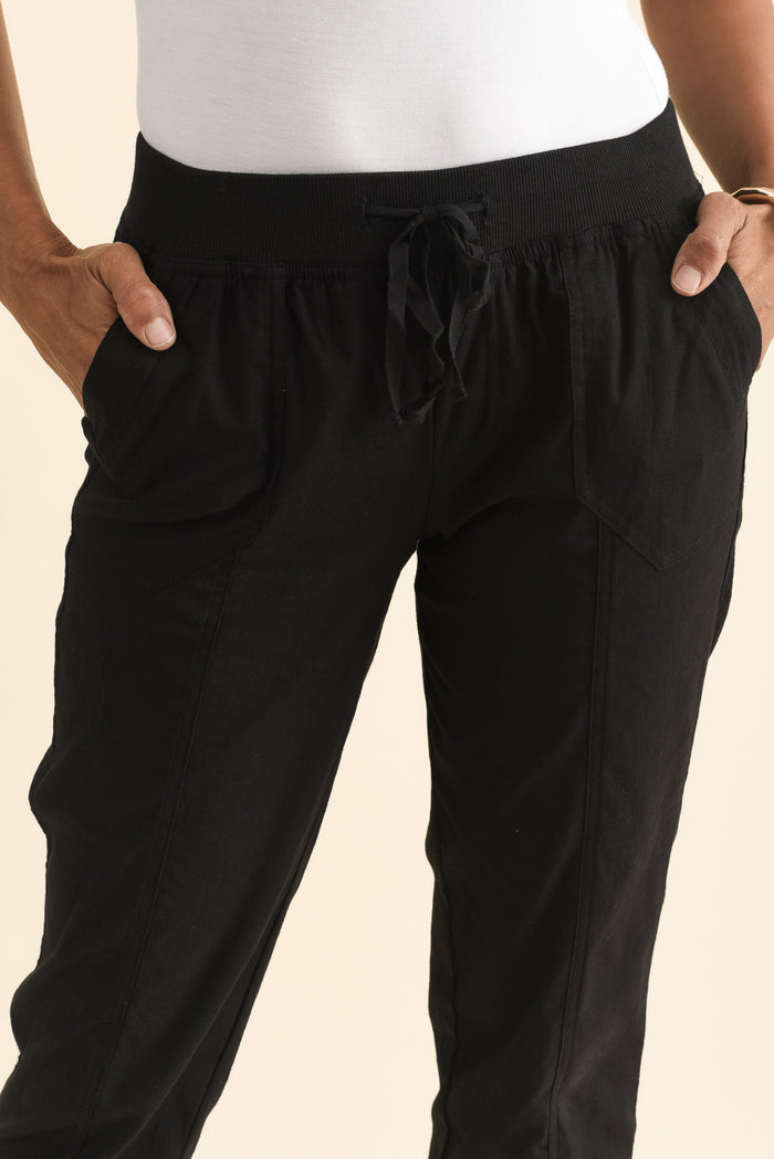Lindsay Black 7/8 Cargo Pants,Brunette model,alt text|model:Cara