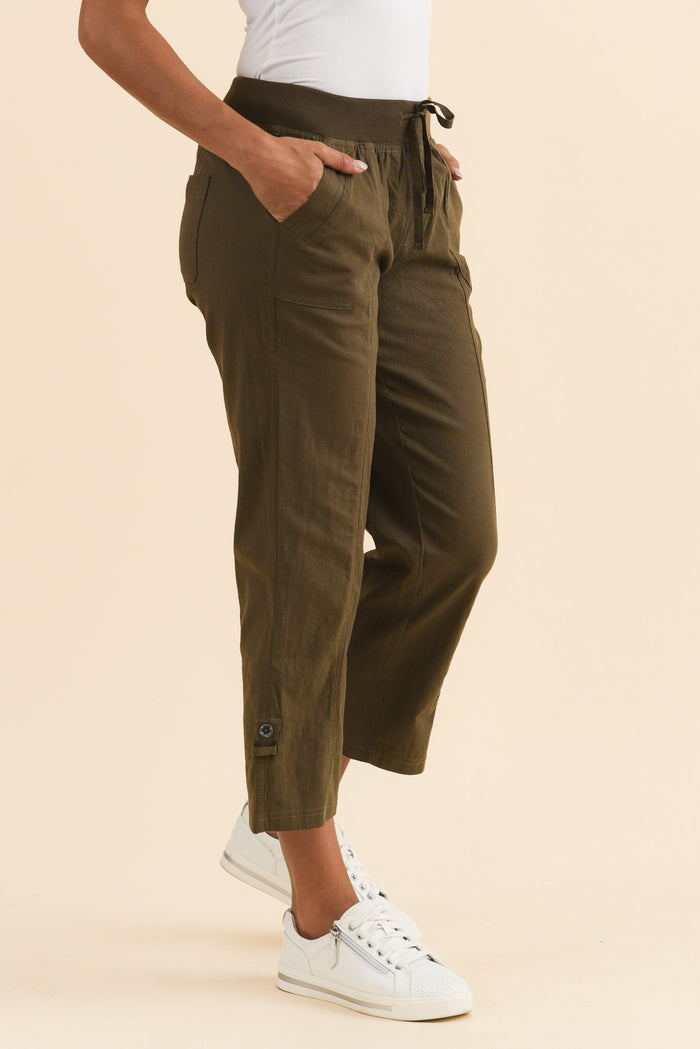 Lindsay Khaki 7/8 Cargo Pants,Brunette model,alt text|model:Brontie