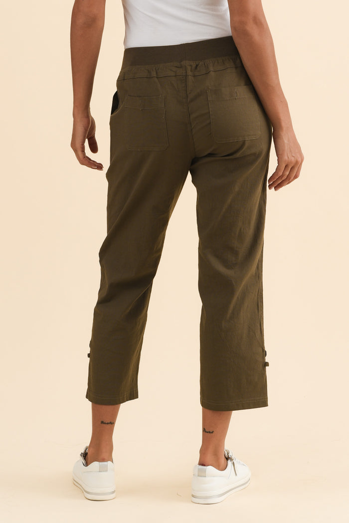 Lindsay Khaki 7/8 Cargo Pants,Brunette model,alt text|model:Brontie