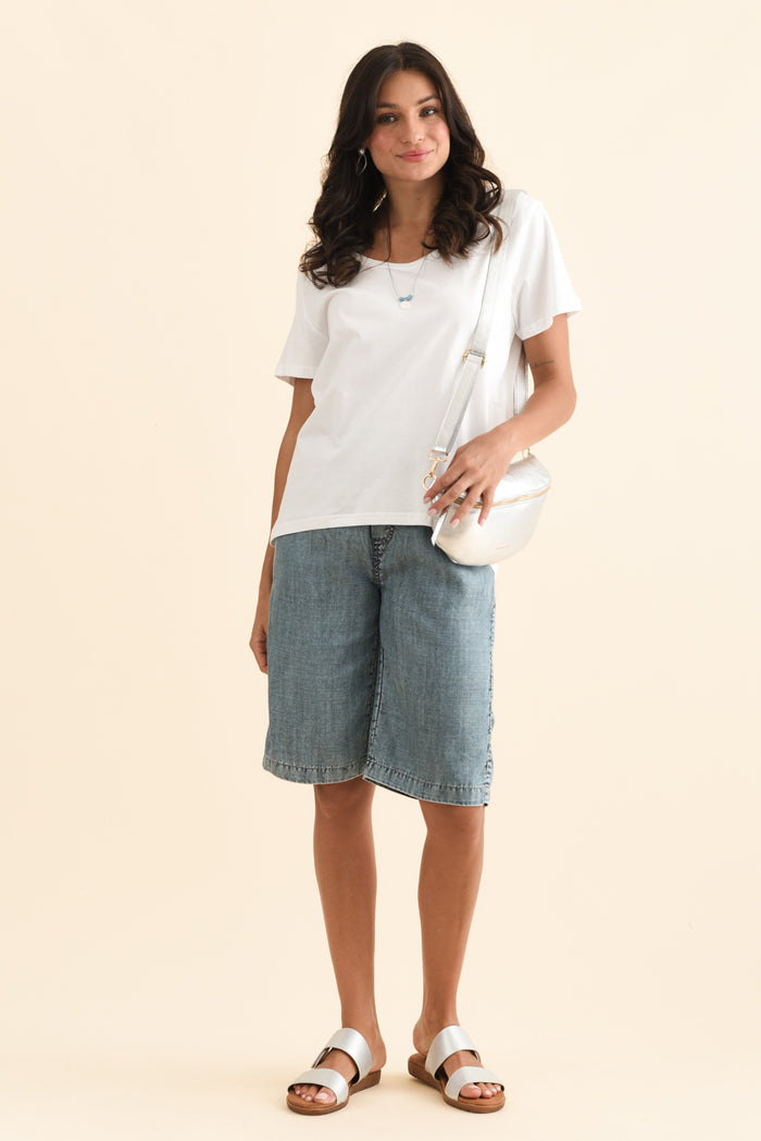Lorna Blue Lyocell Pocket Shorts,Brunette model,alt text|model:Brontie