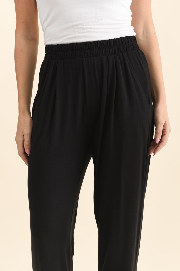 Louis Black Jogger Pants,Detail,Brunette model,alt text|model:MJ