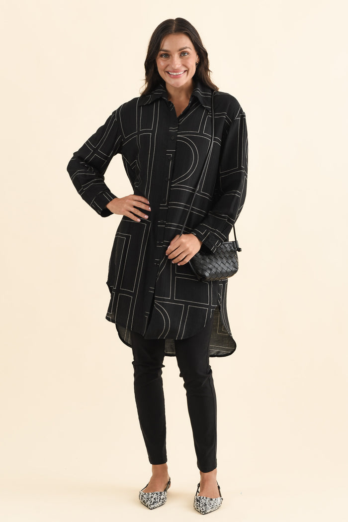 Luke Black Abstract Collared Tunic,Brunette model,alt text|model:Brontie