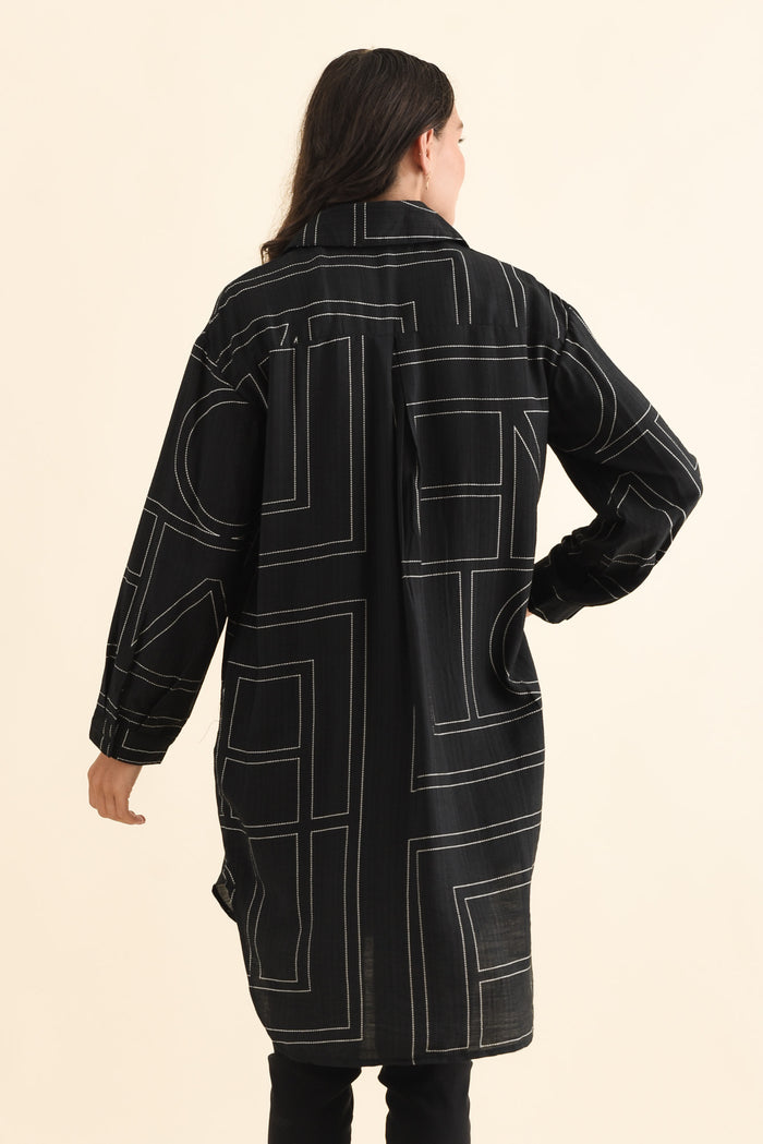Luke Black Abstract Collared Tunic,Brunette model,alt text|model:Brontie