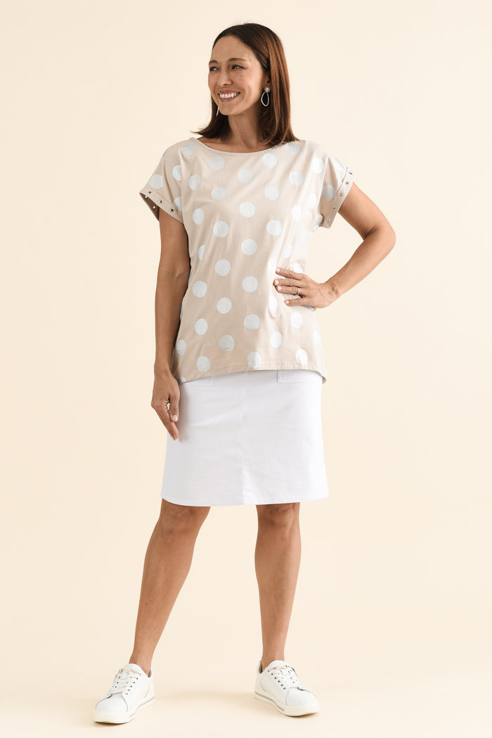 Lumi Natural Foil Spot Cotton Tee,Full Body,Brunette model,alt text|model:Cara
