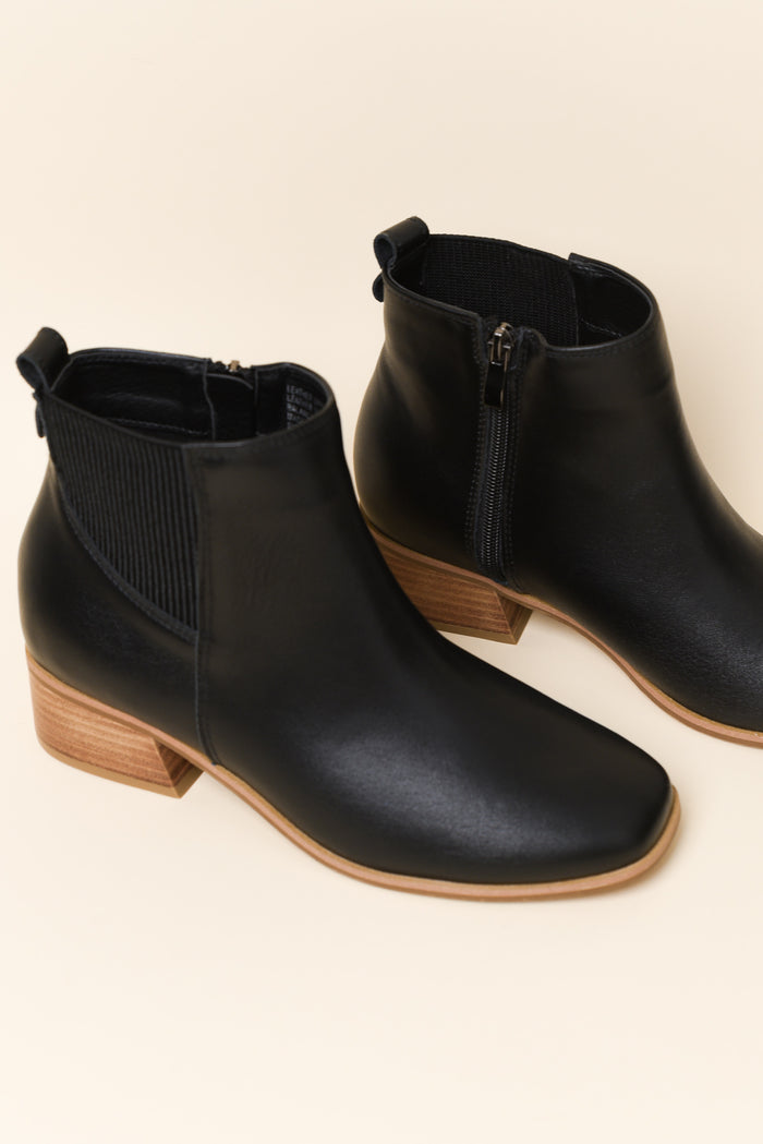 Lyra Black Leather Heeled Boot