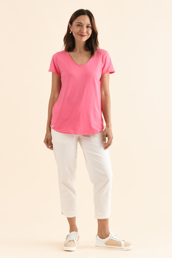 Maggie Melon Cotton Vee Tee,Full Body,Brunette model,alt text|model:Cara