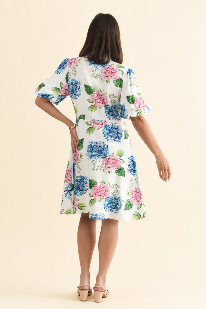Malia White Flower Linen Cotton Dress,Brunette model,alt text|model:MJ