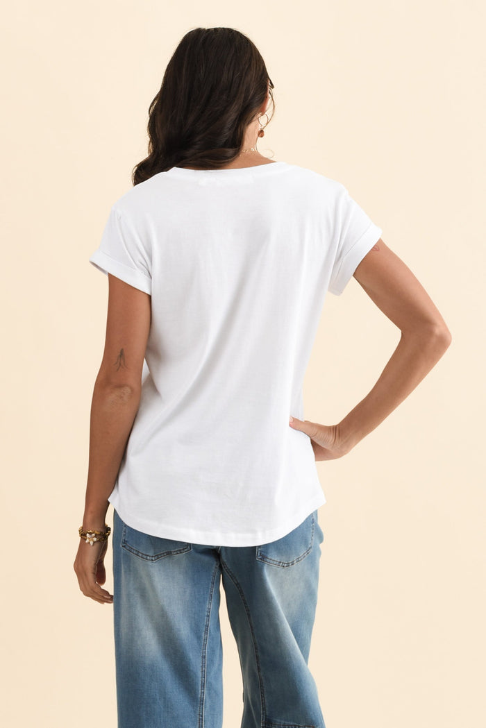 Manly White Cotton Tee,Brunette model,alt text|model:Brontie