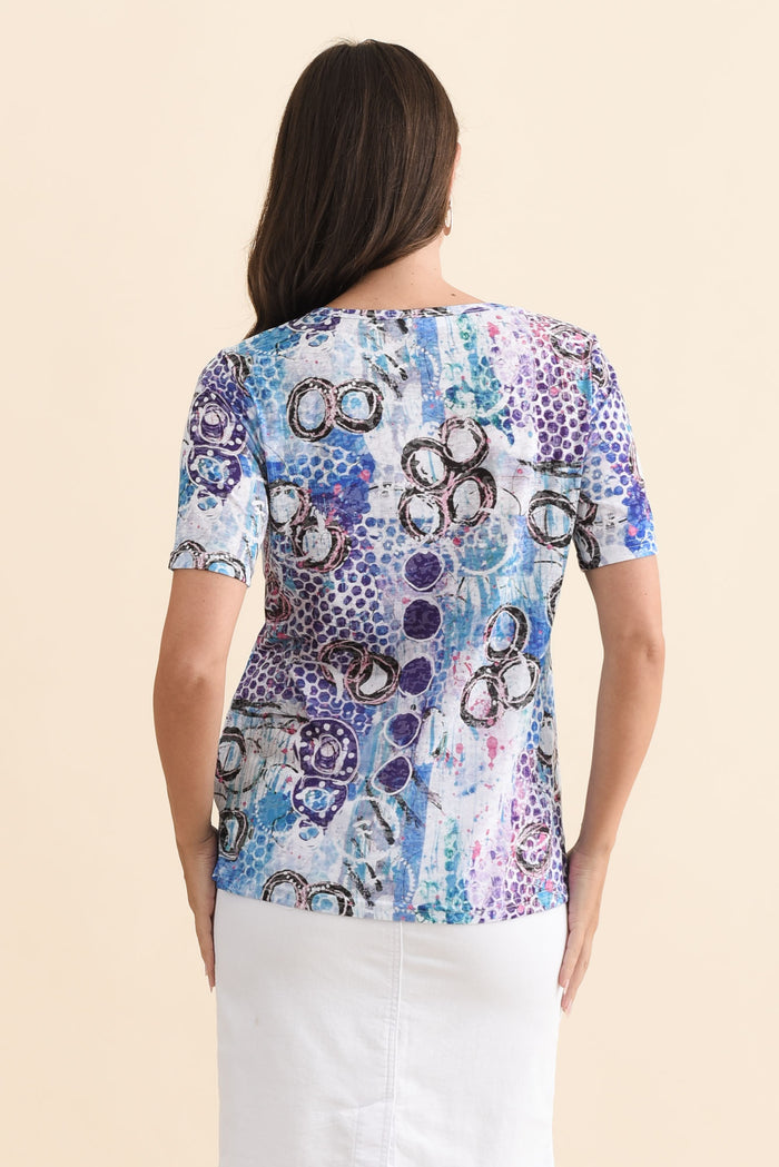 Masie Blue Motif Top,Brunette model,alt text|model:MJ